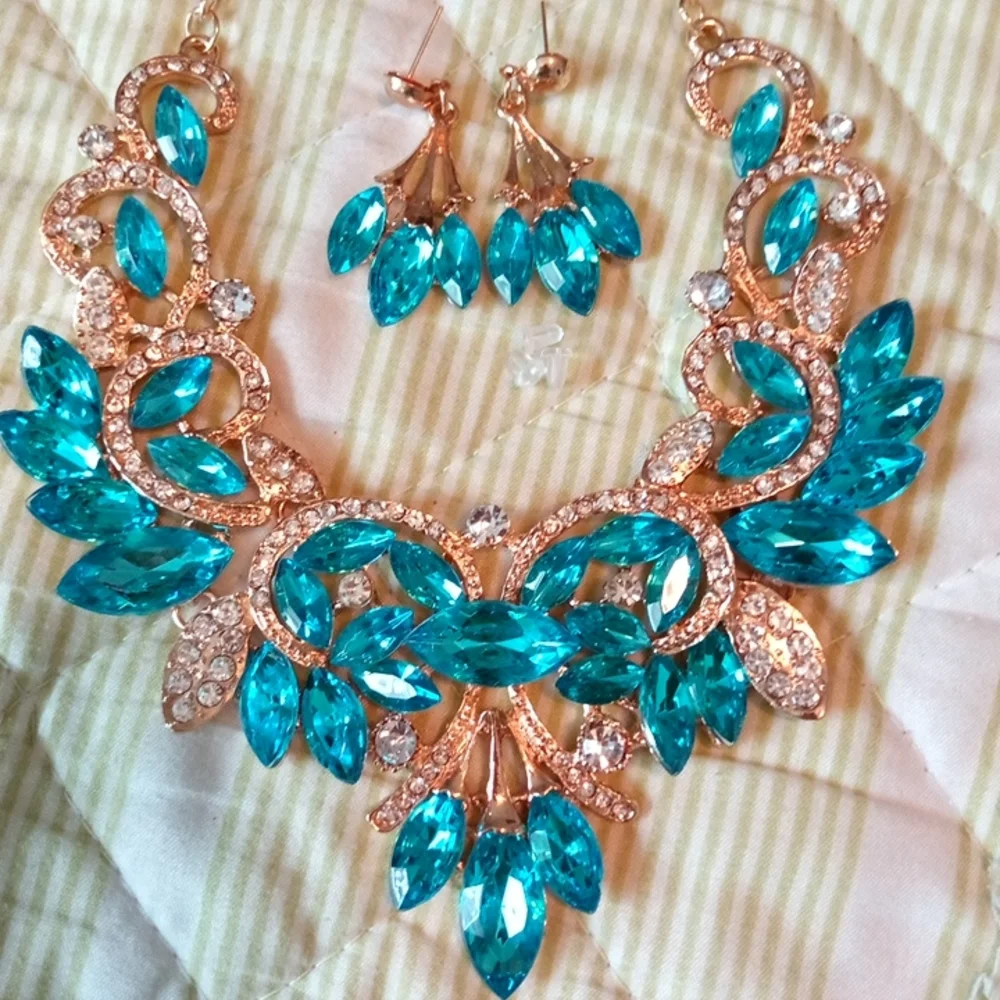 Aquamarine Rhinestone Set - Picture 2 of 4